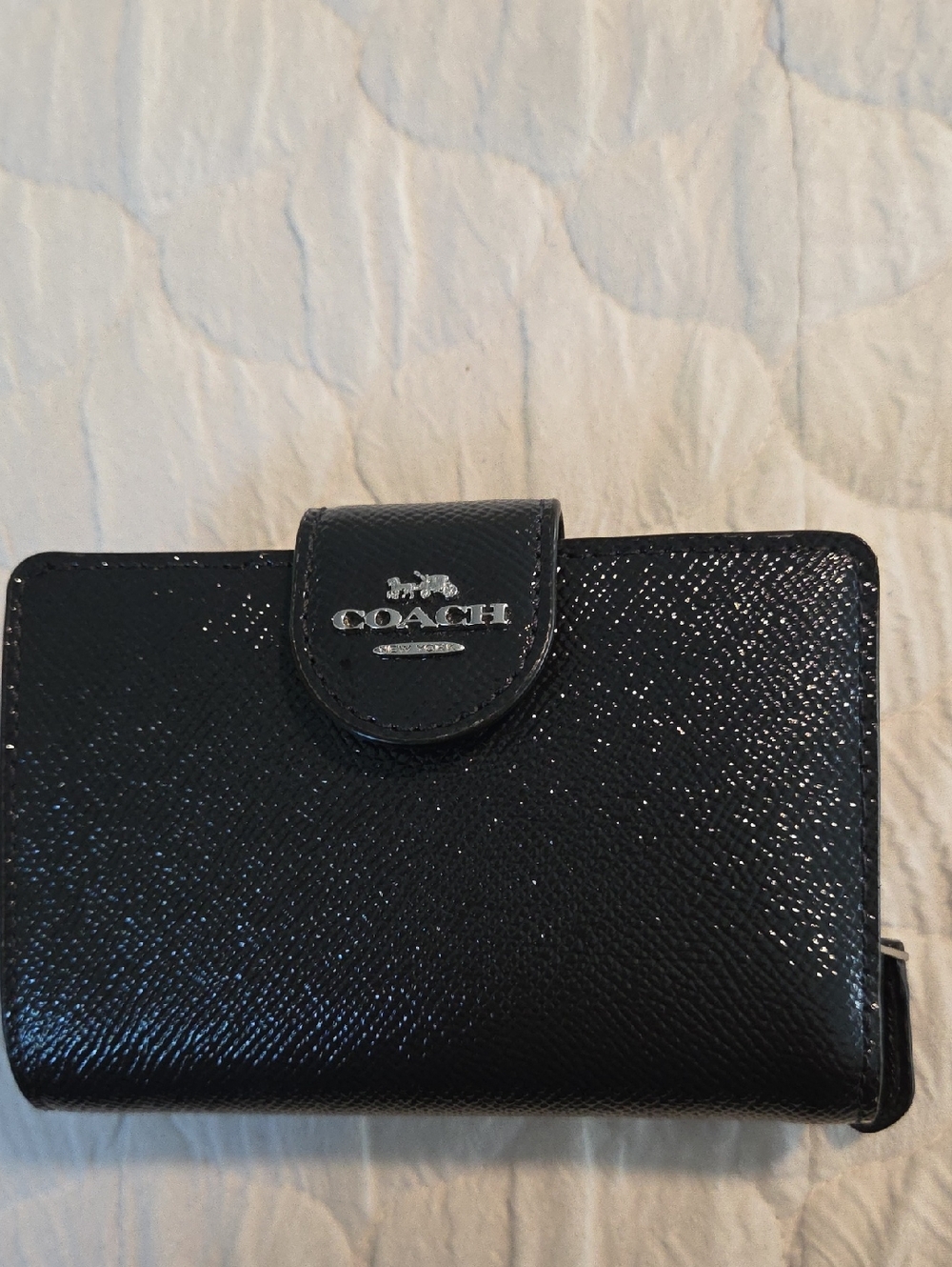 COACH PATENT LEATHER TEXTURED CORNER ZIP WALLET IN MIDNIGHT WITH SILVER HARDWARE